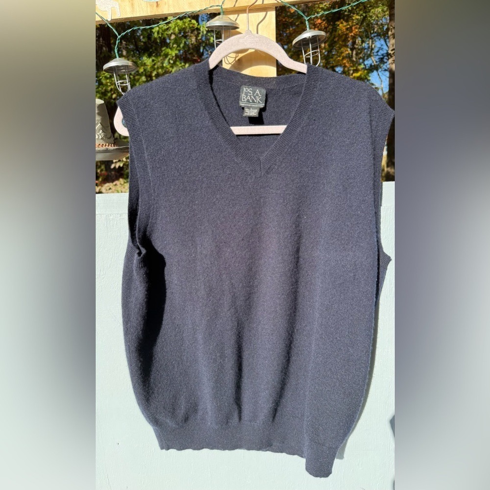 Jos. A. Bank Men's V-Neck Navy‎ 100% cashmere Sweater Vest